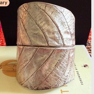 BOHEMIAN Leaf Patterned Silver Arm Cuff/Bracelet